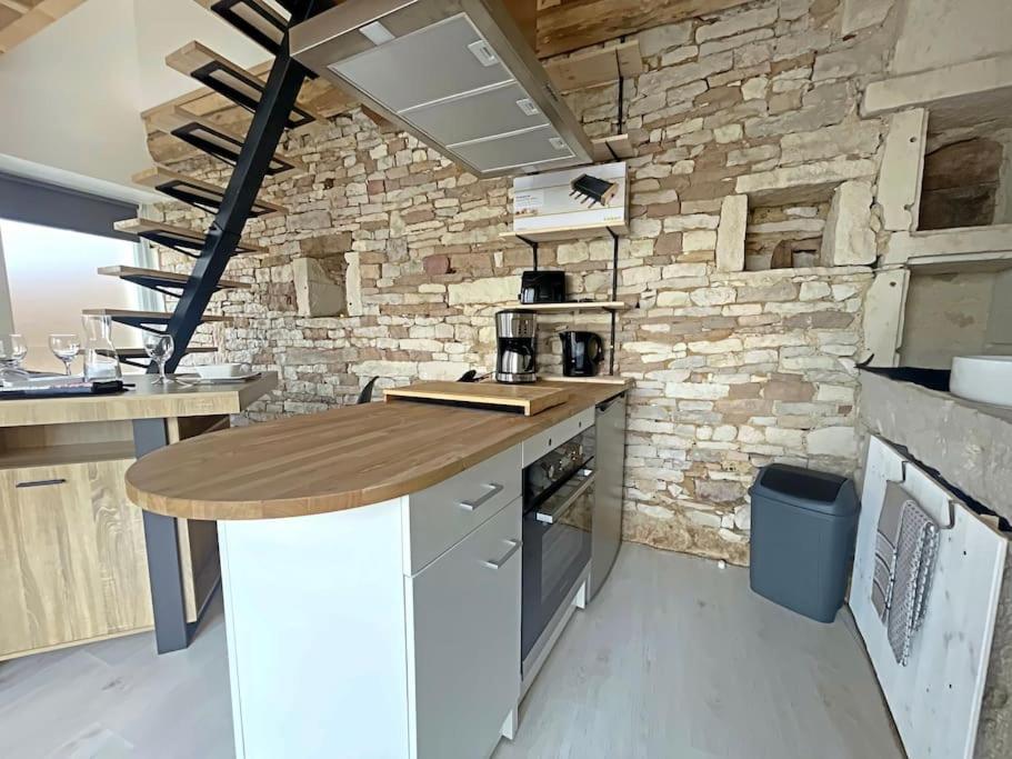 Charmante Maison De Village Viré Exterior foto